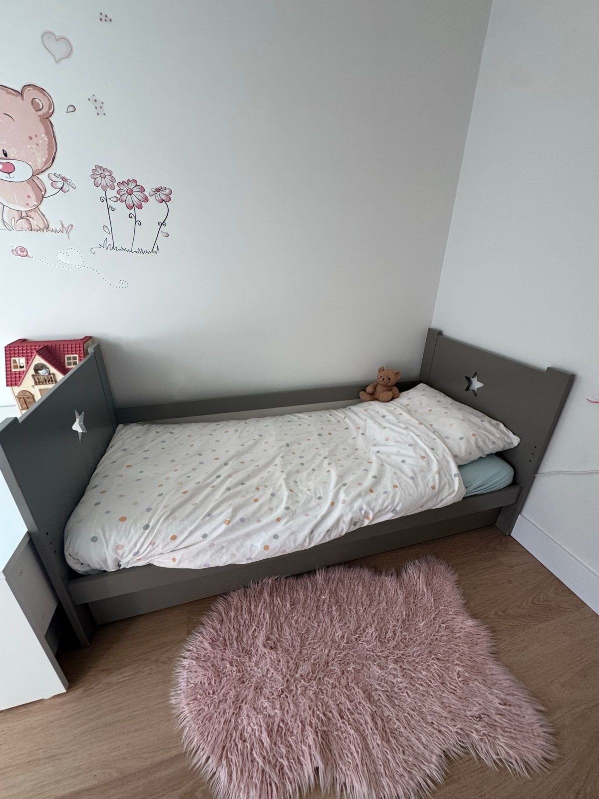 Juniorbed 170x90 grijs met lichte beschadigingen, Ophalen, Gebruikt, 90 cm, Eenpersoons