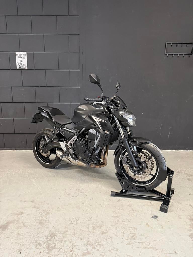 Kawasaki Z650 mat zwart  - nette motor, Motoren, Bedrijf, Naked bike