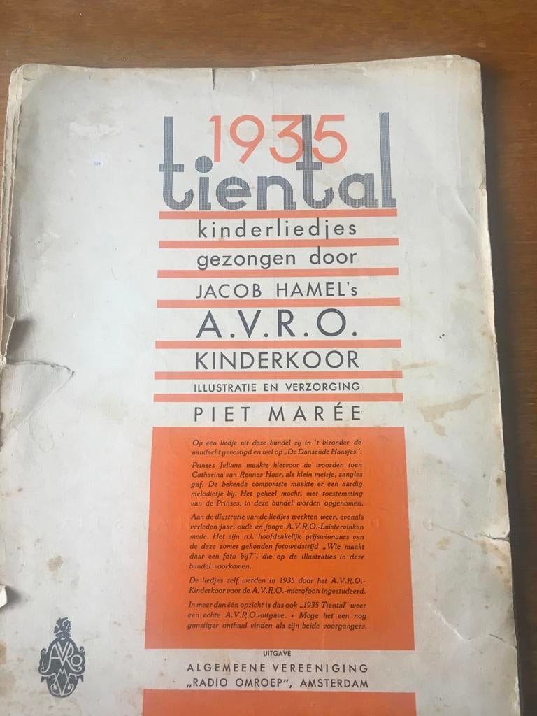 Tiental kinderliedjes Jacob Hamel's A.V.R.O. Kinderkoor 1935, Ophalen of Verzenden, Gelezen, Non-fictie