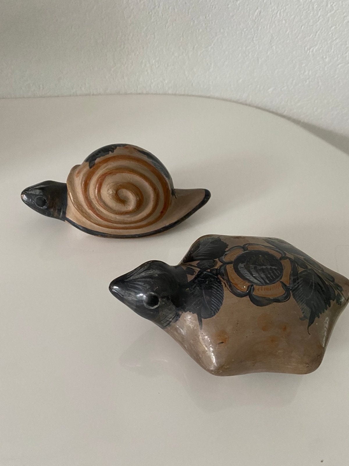 Beeldje schildpad en slak, Tonola,Mexico, samen €20,00, Ophalen