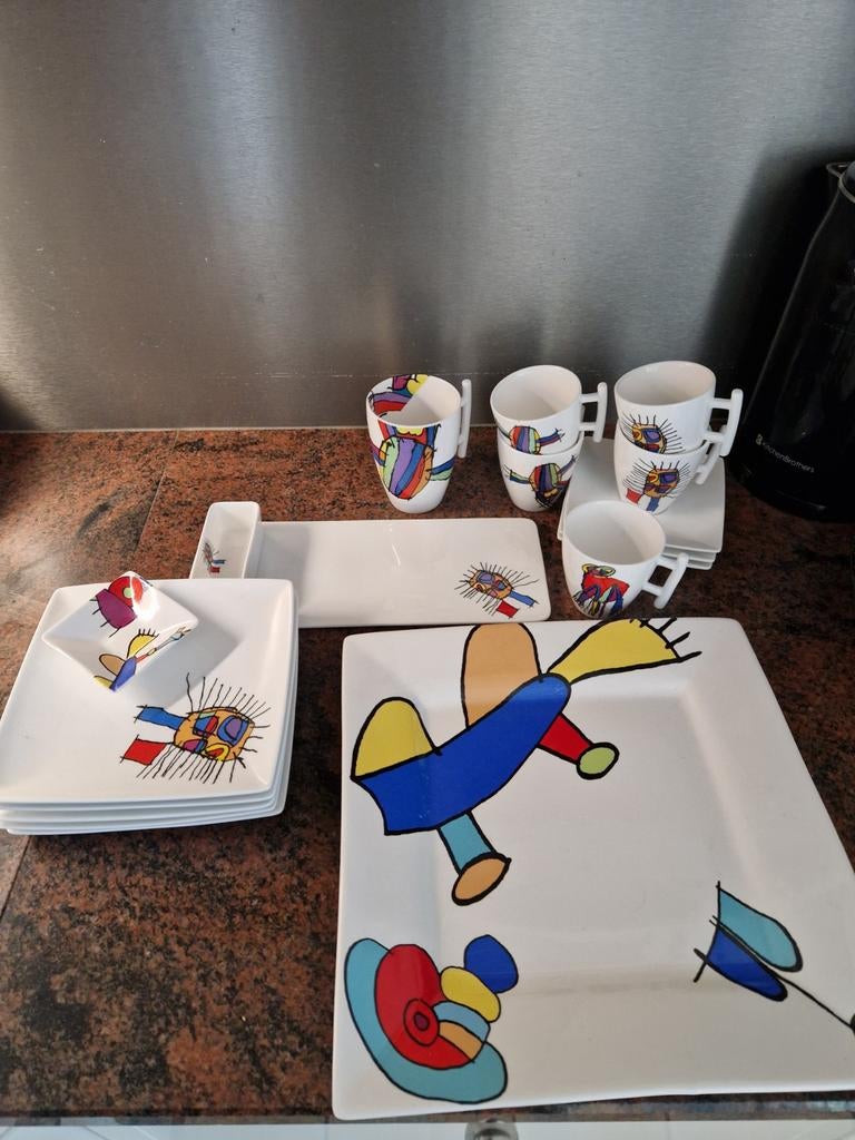 Yong Beast servies, Keramiek, Ophalen of Verzenden, Zo goed als nieuw, Overige stijlen