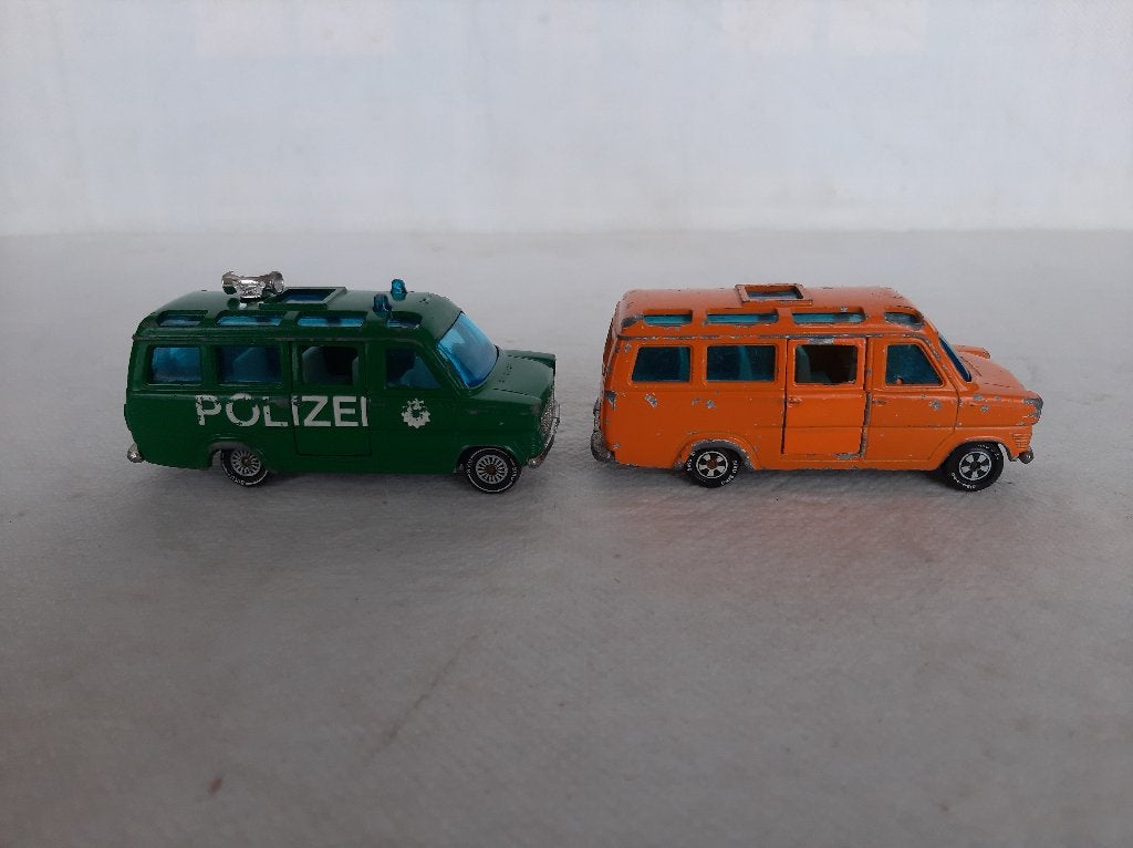 Siku Vintage Ford Transit V334Polizei + v334 schulbus, Ophalen of Verzenden, Gebruikt, Auto, SIKU