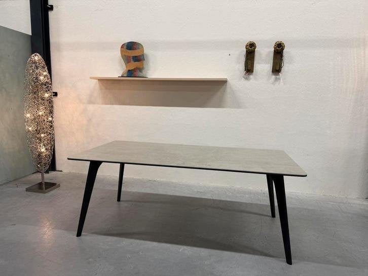 Pode Hux Eettafel Ceramic Concrete Design Tafel 200