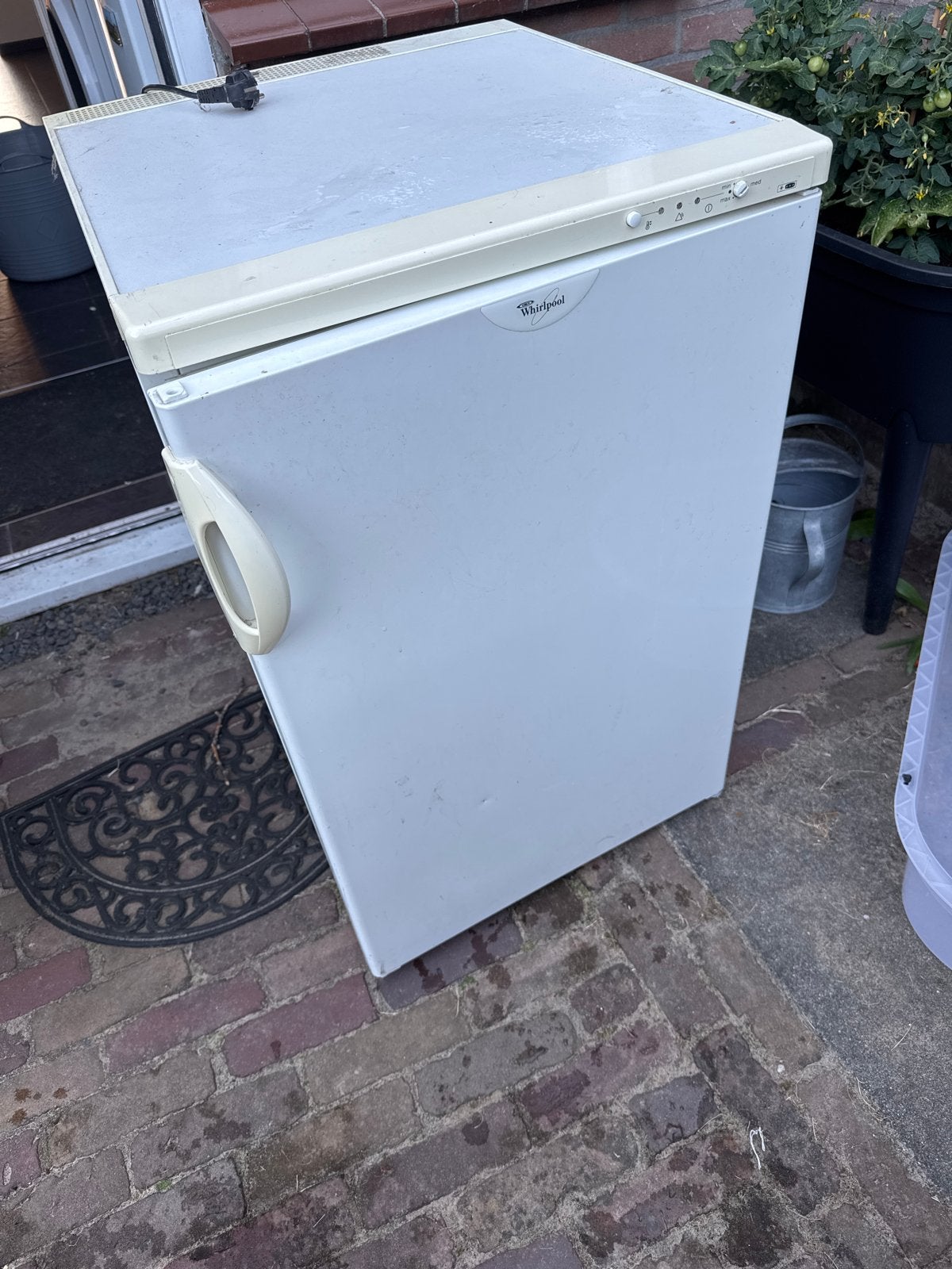 Vriezer (Whirlpool) - Werkt niet, voor onderdelen/reparatie, 120 tot 140 cm, Minder dan 60 cm, Niet werkend, Vrijstaand