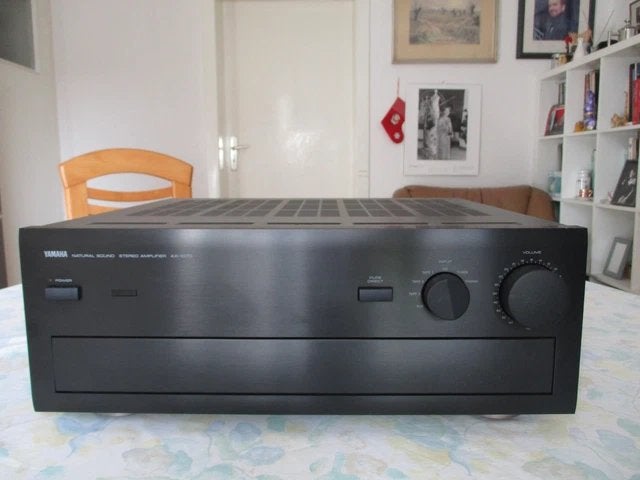 Hoogwaardige geïntegreerde versterker Yamaha AX-1070, Audio, Tv en Foto, Ophalen, Gebruikt, Yamaha, 120 watt of meer