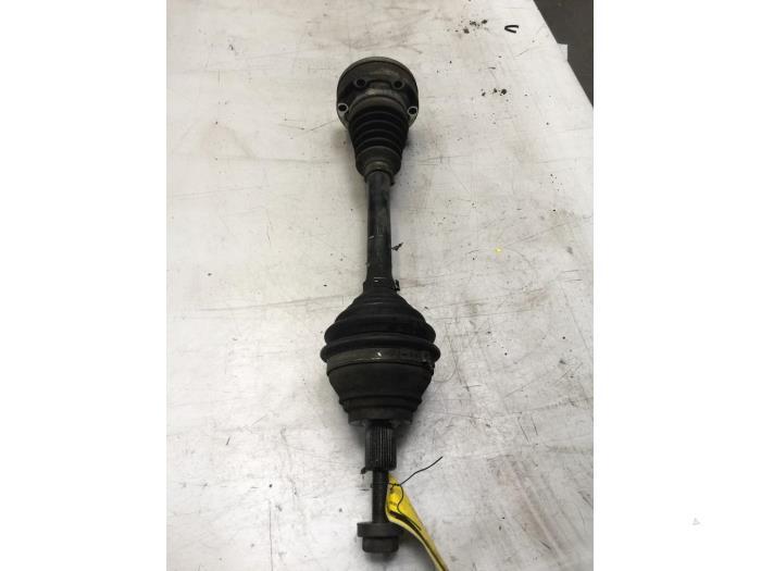 Aandrijfas links-voor van een Volkswagen Touran, Gebruikt, -, Volkswagen, -