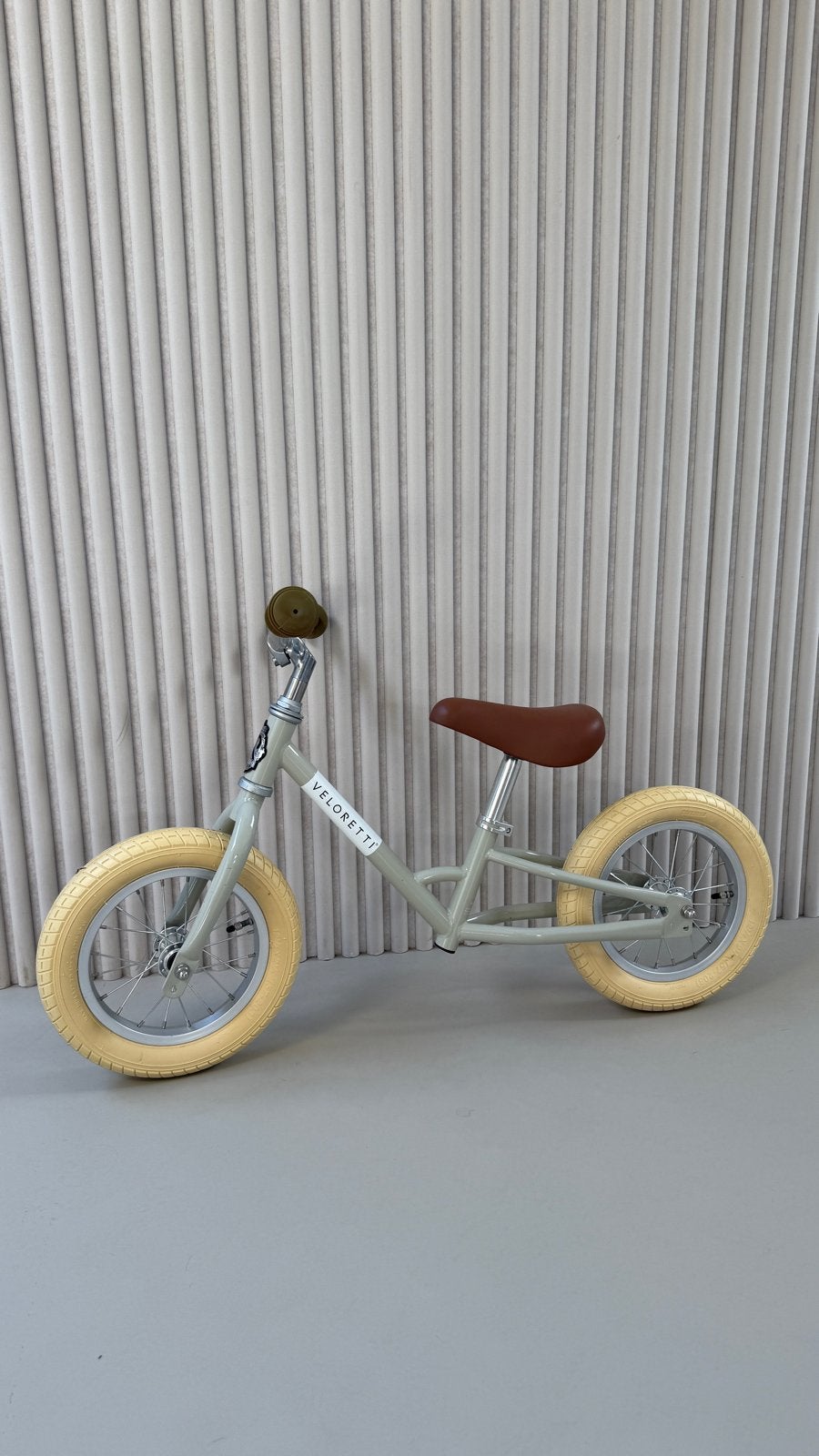 Veloretti Mini Loopfietsje - Pebble Grey, Ophalen, Zo goed als nieuw, Minder dan 16 inch