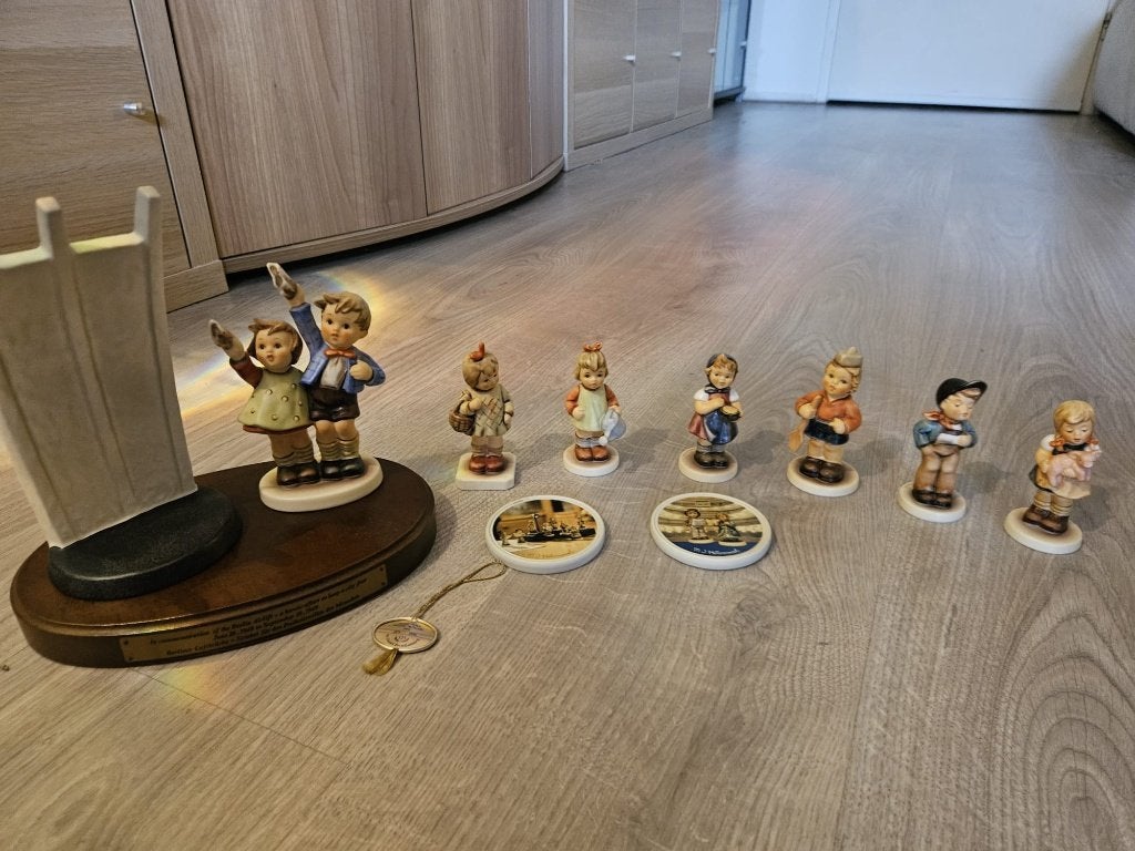 Grote collectie Hummel beeldjes en accessoires, Verzamelen, Ophalen of Verzenden, Zo goed als nieuw, Hummel