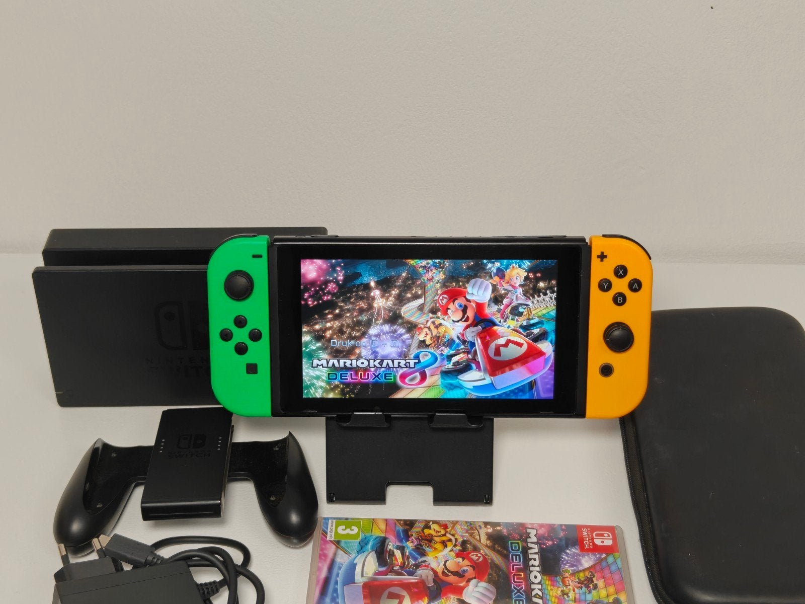 Nintendo Switch V2, Support@nintendo.com, 11-1 Hokotate-cho, Kamitoba, Minami-ku, Kyoto 601-8501, Japan, Ophalen of Verzenden