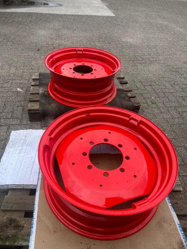 Te koop vele Fendt onderdelen, velgen & banden, Ophalen