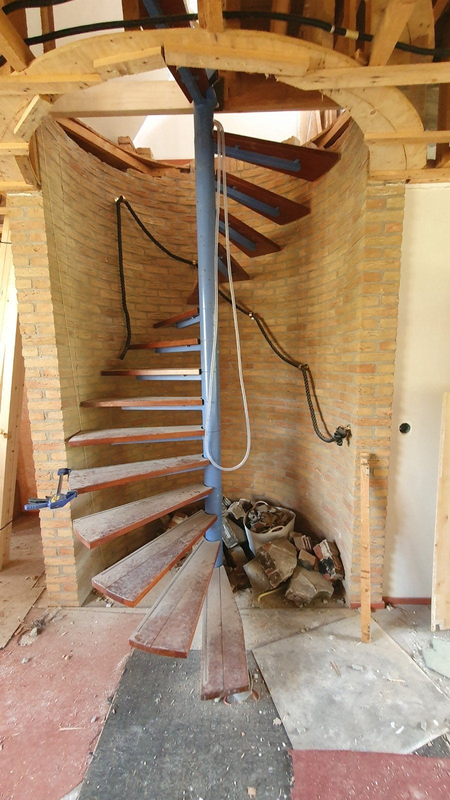 Gebakken Stenen 21*10*5cm. 18m2, Ophalen, Rolsteiger of Kamersteiger, 5 meter of hoger