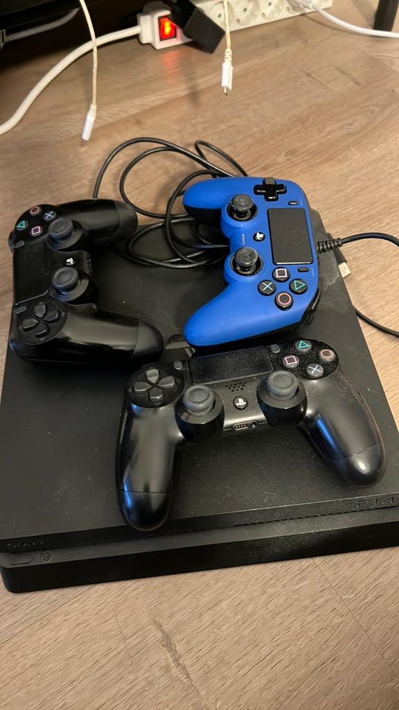 Playstation 4 slim, Spelcomputers en Games, Ophalen, Met 3 controllers of meer, Slim, 500 GB