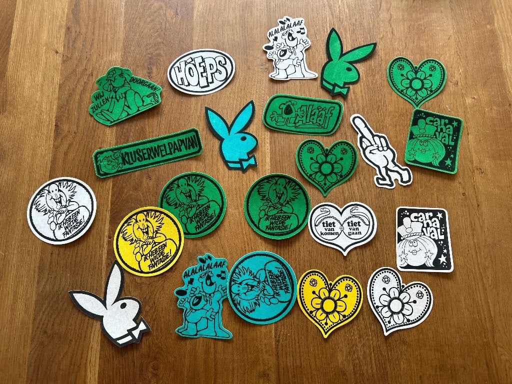 22 vintage carnaval stickers, Ophalen of Verzenden, Zo goed als nieuw, Meerdere stickers