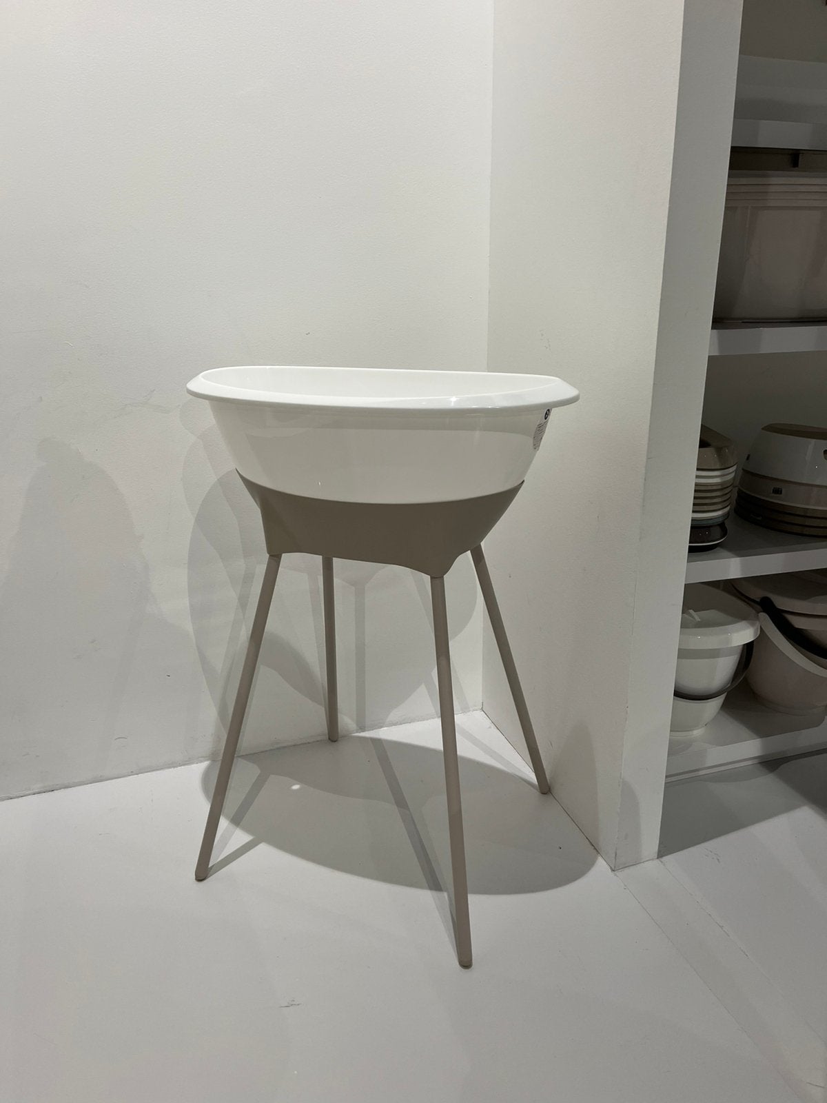Showmodel Luma Badje + Badstandaard White/Almond Nieuwstaat!, Kinderen en Baby's, Ophalen, Nieuw, Badje