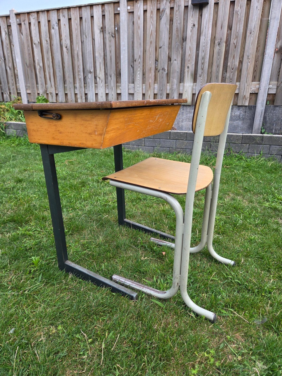 2 x Vintage schoolbankje met stoel - Retro kinderbureau, Ophalen