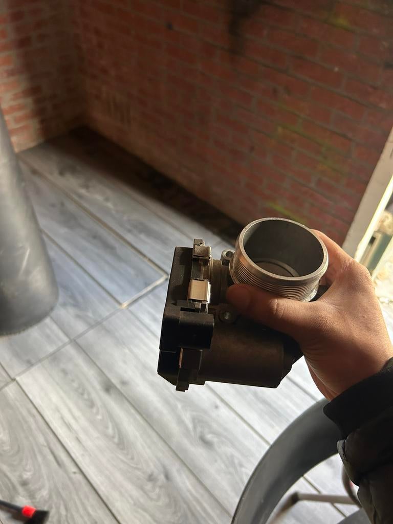 Gasklephuis 2.0 tfsi, Doe-het-zelf en Verbouw, Overige typen, Ophalen of Verzenden, Zo goed als nieuw, Minder dan 2 meter