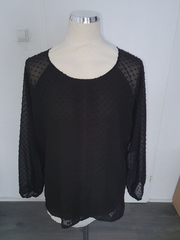 Zwarte blouse met lange mouwen en stippen maat xxl, Maat 38/40 (M), Zwart, Ophalen of Verzenden, Zo goed als nieuw