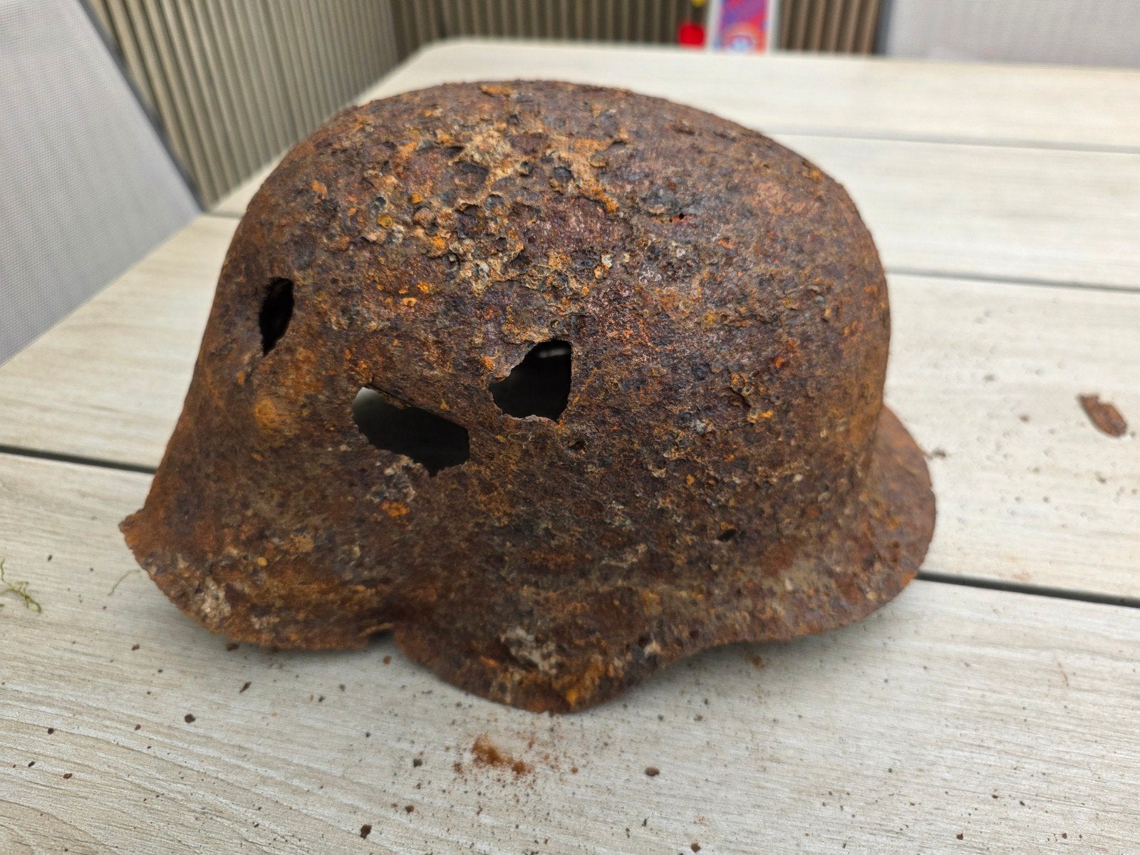 Duitse Helm WW2 Militaria Battle Damage, Verzamelen, Ophalen of Verzenden, Duitsland, Helm of Baret
