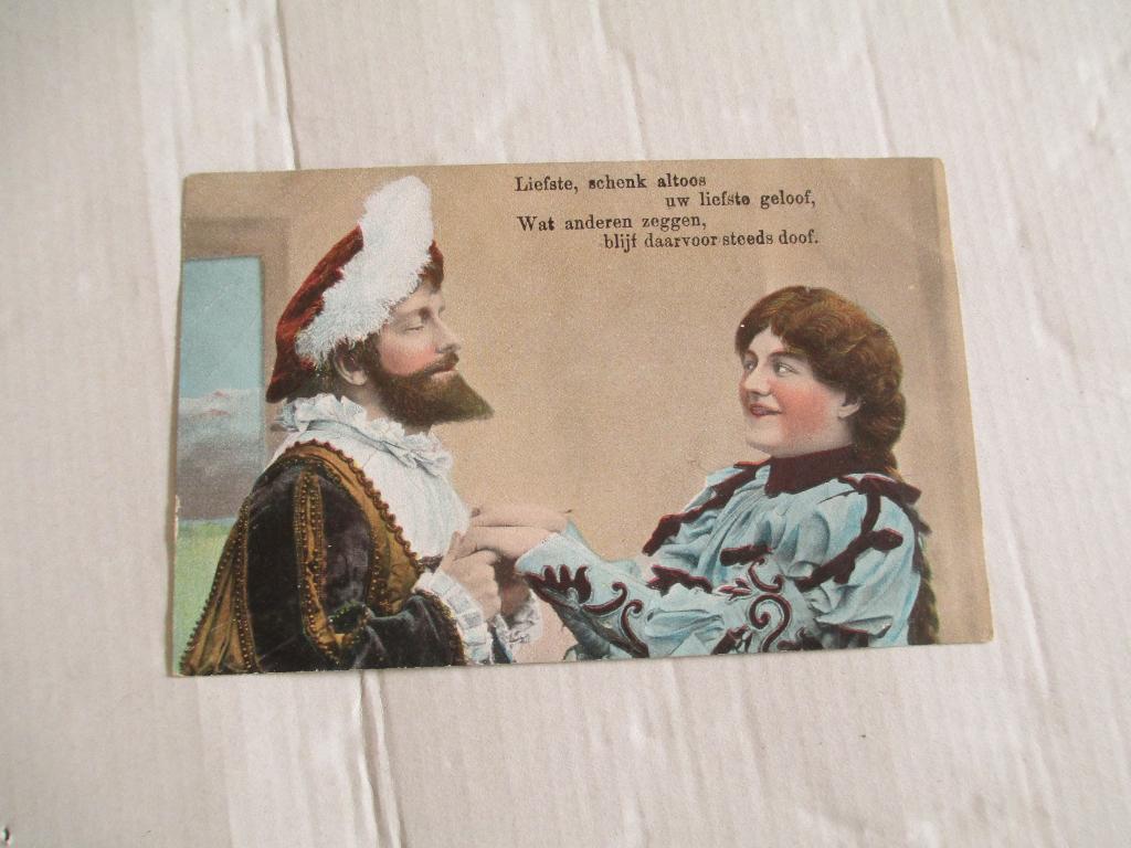 oude ansichtkaart stel middeleeuwse kleding met rijm (1), Ophalen of Verzenden, Voor 1920, Gelopen