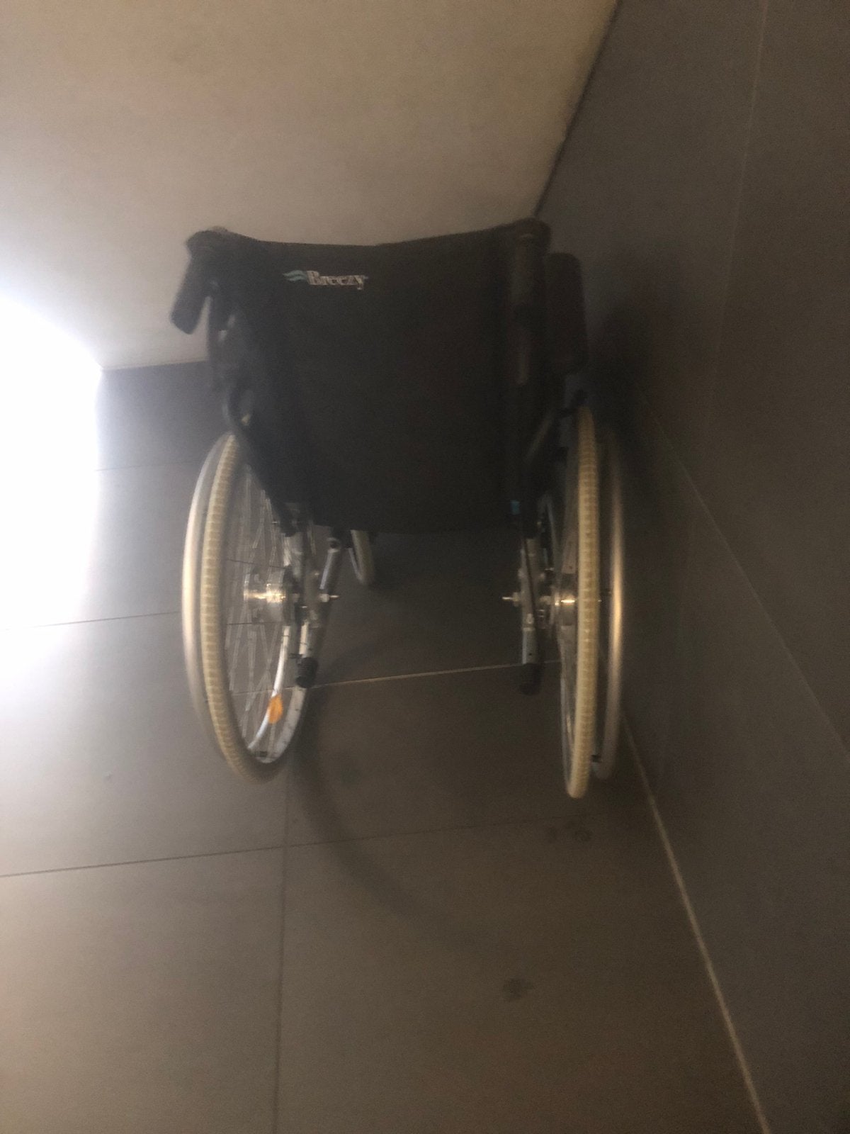 Kinder Rolstoel inklapbaar, Diversen, Ophalen of Verzenden, Inklapbaar, Zo goed als nieuw, Duwrolstoel