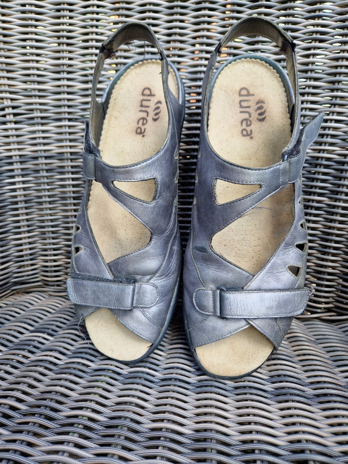 Durea sandalen - zilvergrijs metallic  - maat 7 - wijdte H, Kleding | Dames, Schoenen, Durea, Grijs, Gedragen, Sandalen of Muiltjes