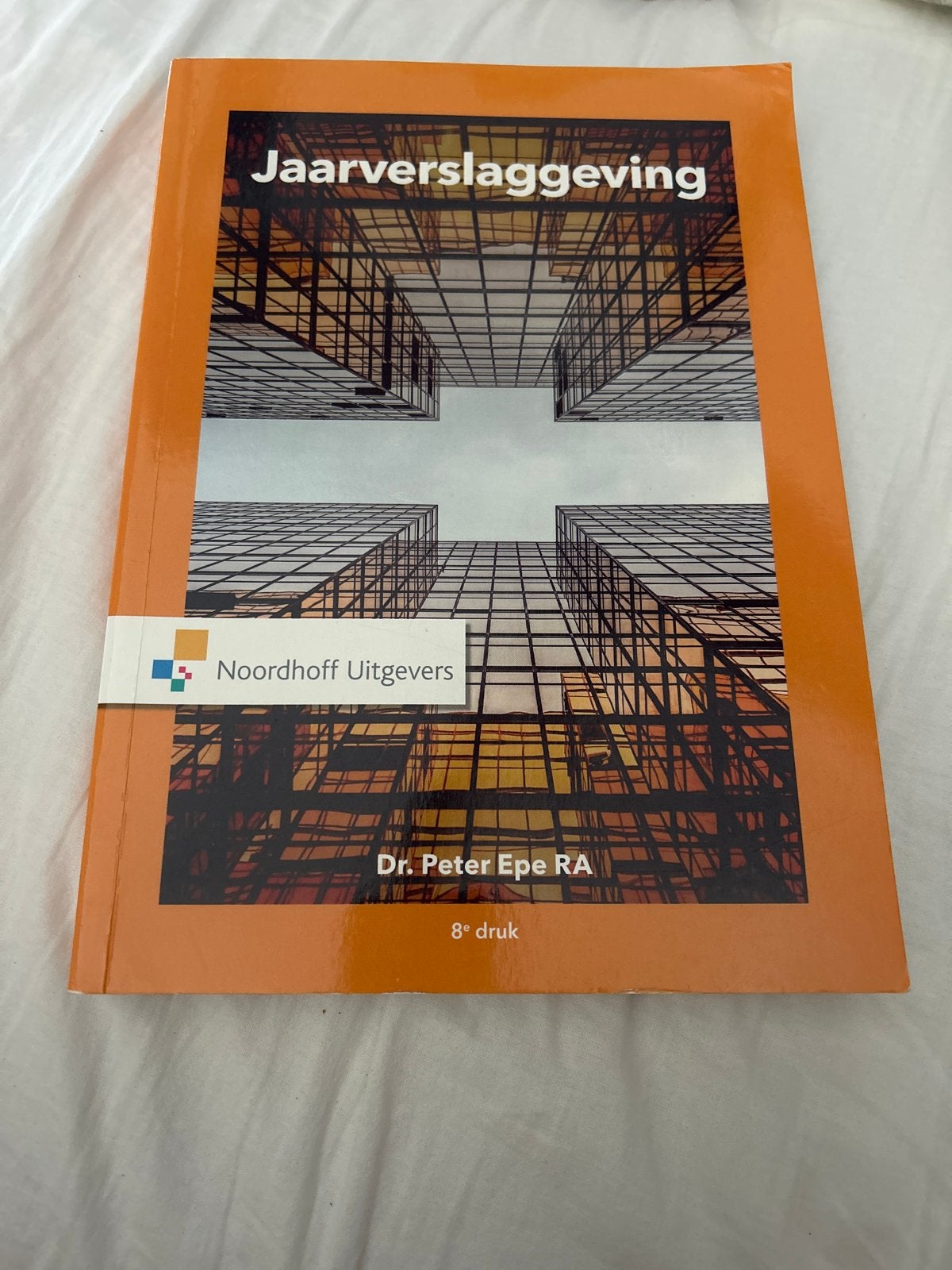 Studieboek Jaarverslaggeving - Dr. Peter Epe RA (8e druk), Ophalen of Verzenden, Gamma, Zo goed als nieuw, HBO