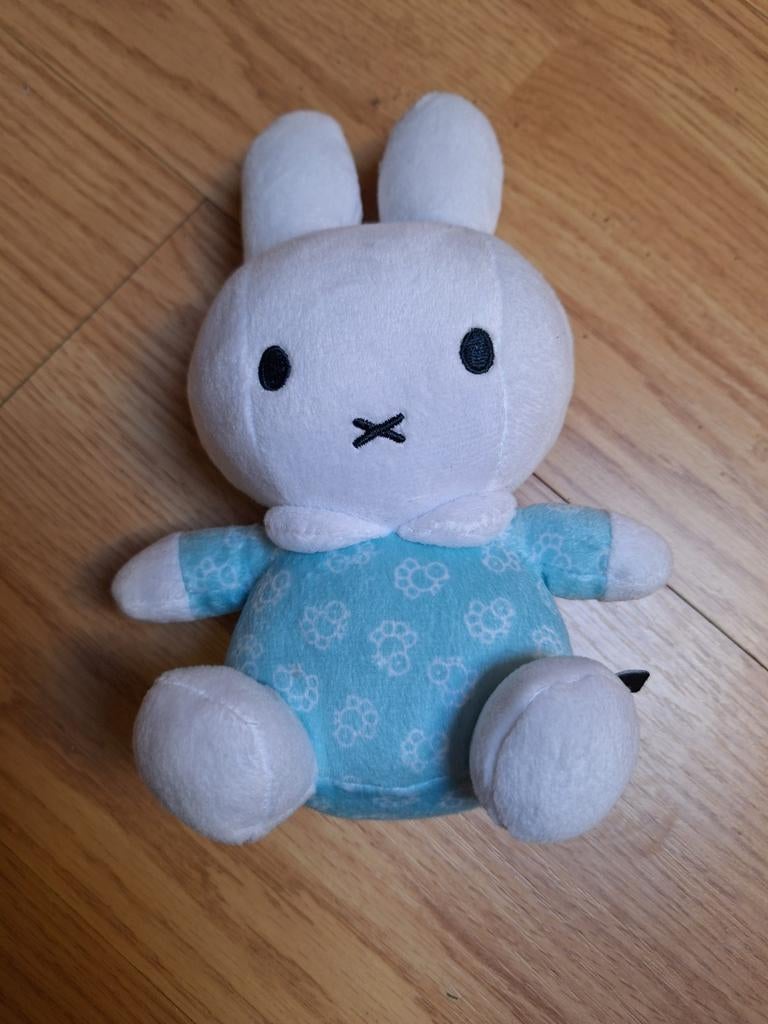 Nijntje knuffel 20cm hoog - Niet gebruikt, Kinderen en Baby's, Speelgoed | Knuffels en Pluche, Overige merken, Nijntje, Ophalen of Verzenden