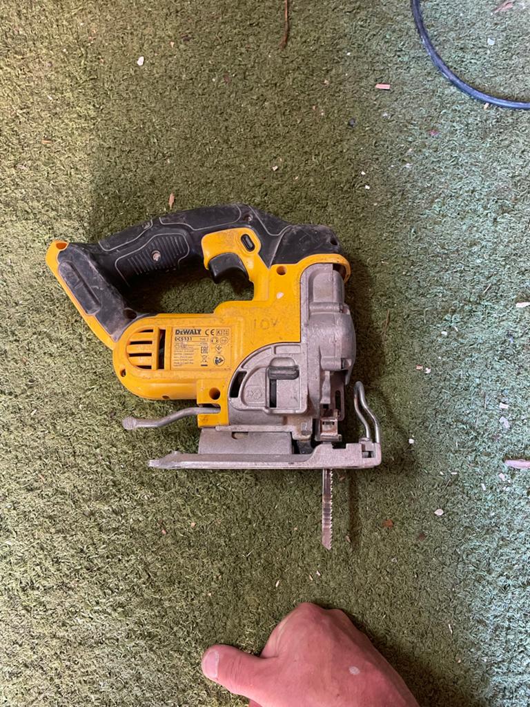 DeWalt decoupeerzaag 18V (snelwisselmechanisme defect), Doe-het-zelf en Verbouw, Gereedschap | Zaagmachines, Ophalen of Verzenden