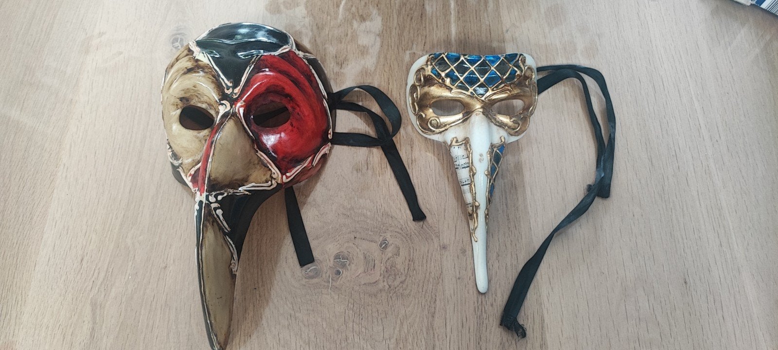 Venetiaans maskers - Handgeschilderd uit Italië, Ophalen of Verzenden, Zo goed als nieuw, Overige materialen, Knutselwerk