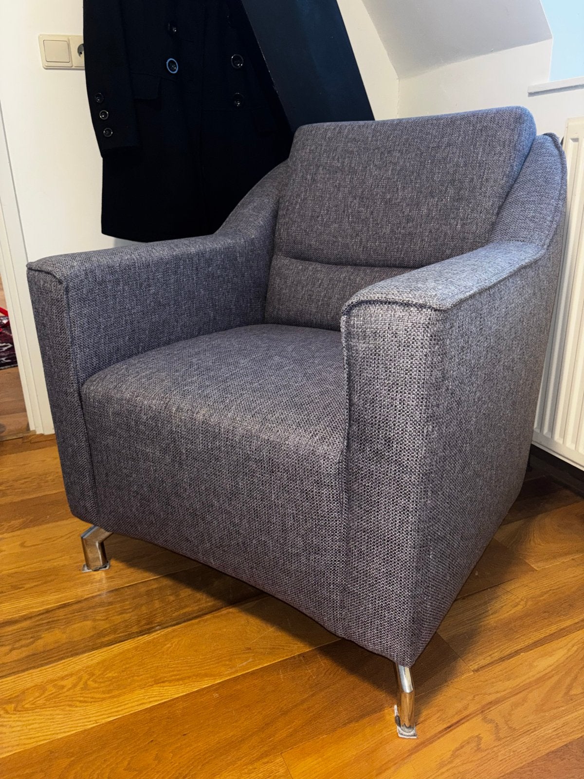 Comfortabele grijze fauteuil - Zgan, Huis en Inrichting, Ophalen, 75 tot 100 cm, Zo goed als nieuw, 75 tot 100 cm