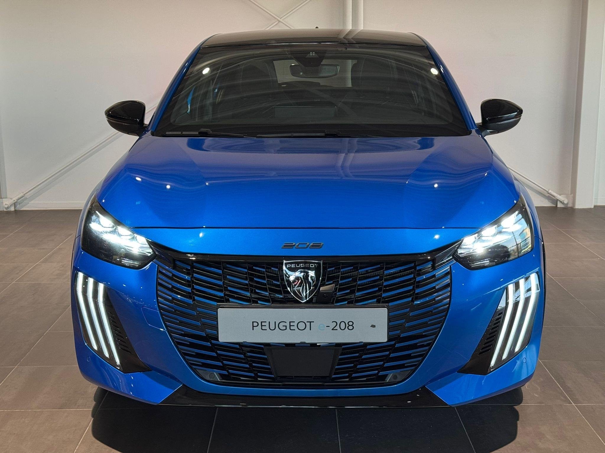 Peugeot e-208 EV GT 51 kWh FULL OPTIONS | 16% BIJTELLING | 4, Auto's, Dealer onderhouden, 156 pk, Blauw, Nieuw