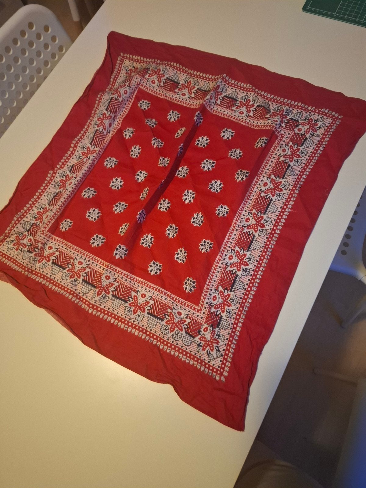 Set van 4 vintage rode bandana's/sjaaltjes - boeren zakdoek, Ophalen of Verzenden, Onbekend, Gedragen, Sjaal