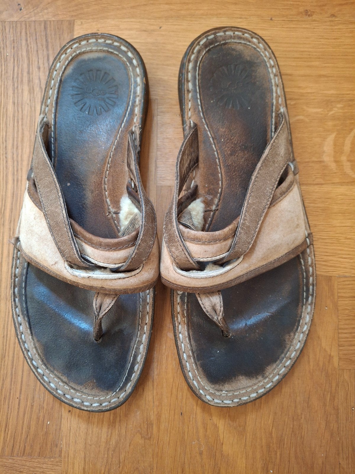 UGG uggs teenslippers slippers met leren voetbed - Maat 40, Kleding | Dames, Schoenen, Slippers, UGG, Bruin, Ophalen of Verzenden