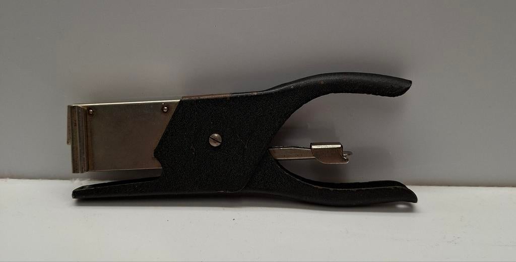 Vintage nietmachine, Ophalen of Verzenden