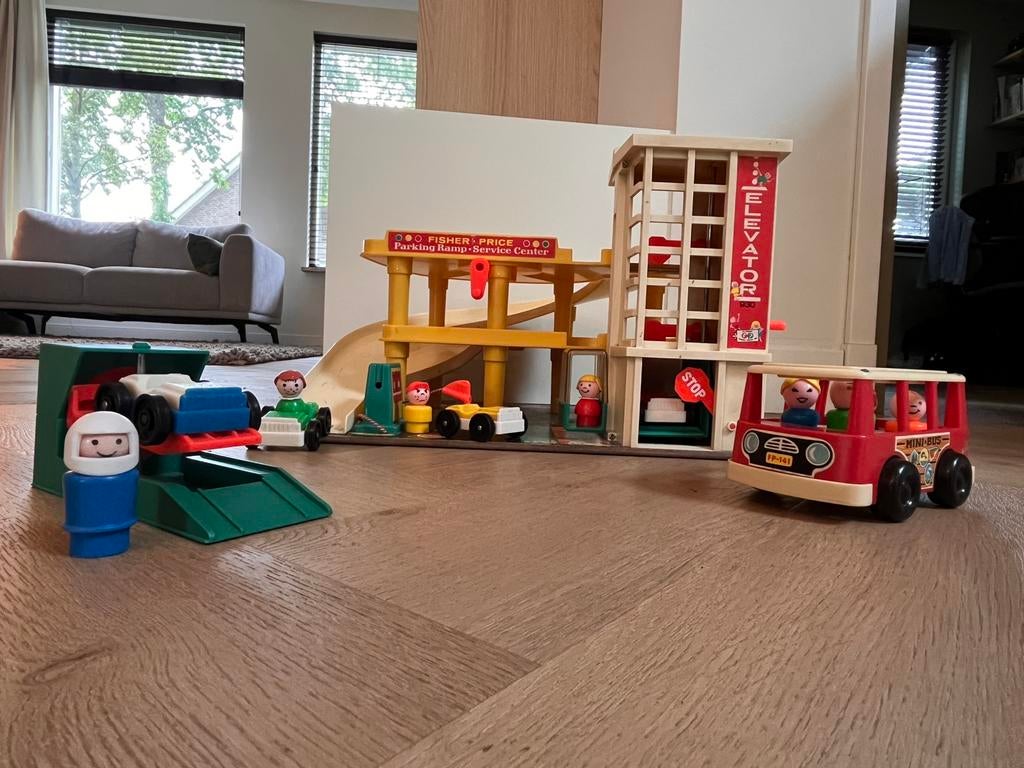 Fisher Price parkeergarage met mini bus, Ophalen, Gebruikt, Speelset