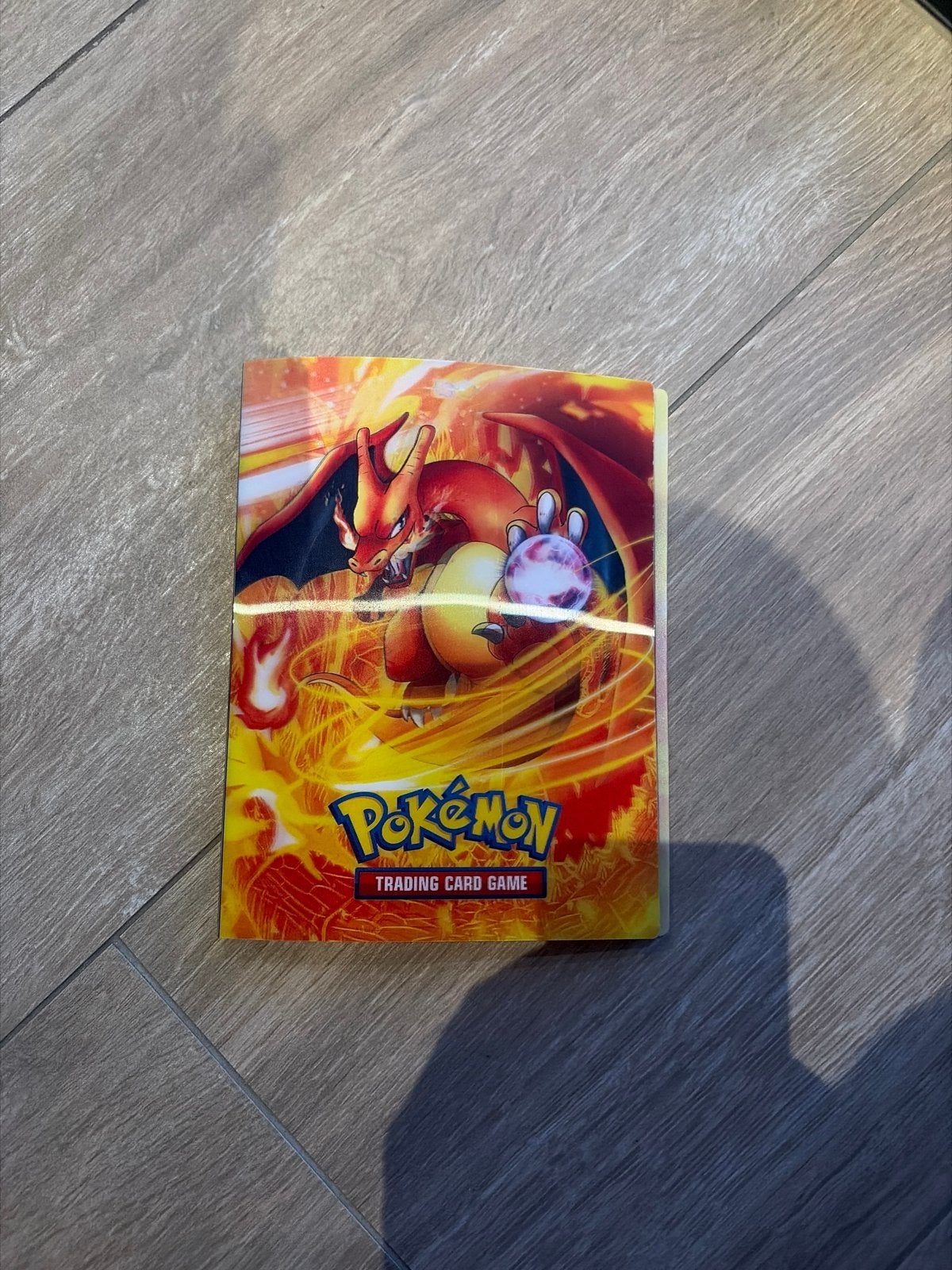 Charizard Pokémon Kaarten Binder - 4-Pocket, 30 Pagina's, Ophalen of Verzenden, Zo goed als nieuw, Boek of Catalogus