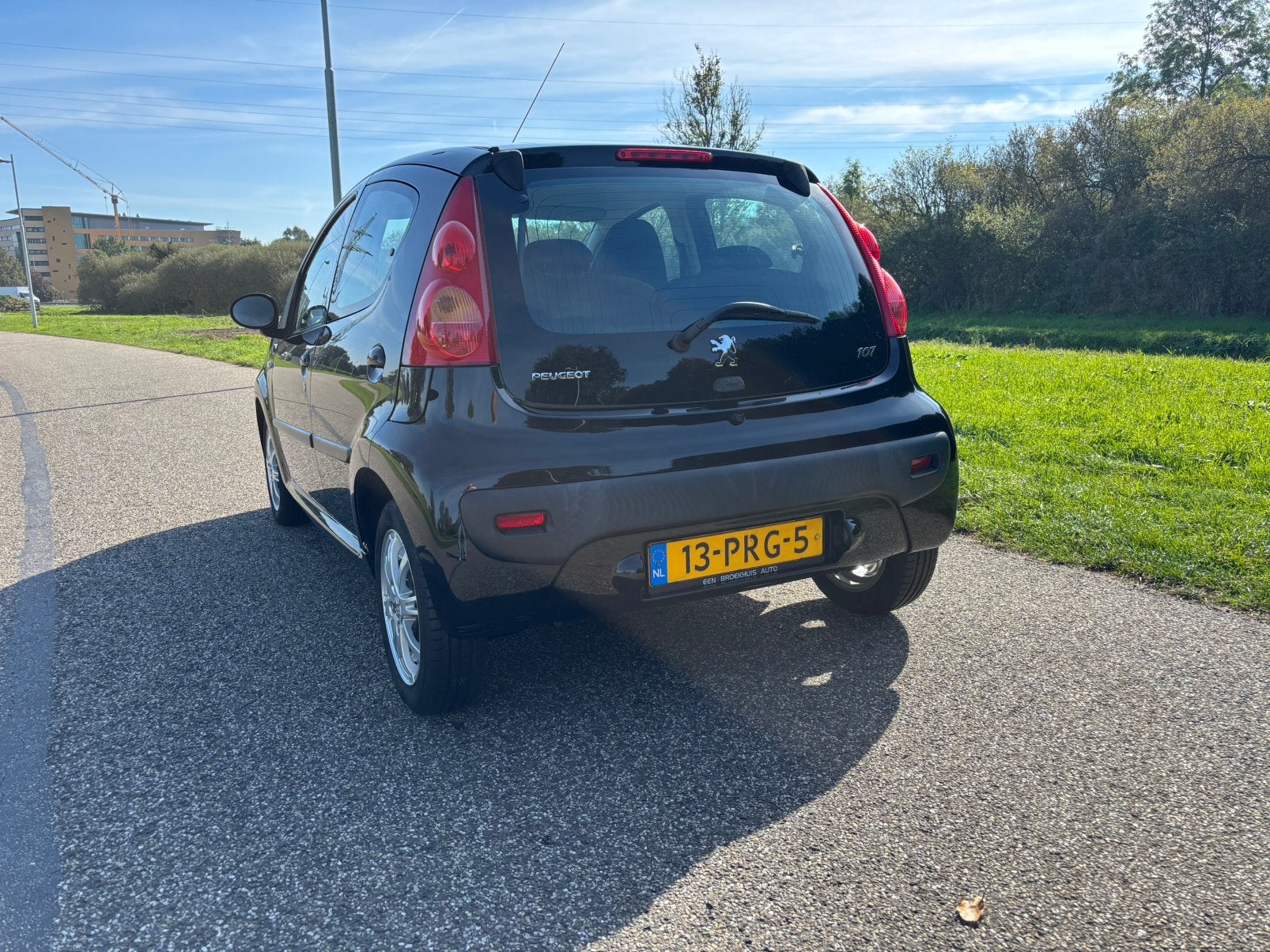 Peugeot 107 1.0 12V 5DR EERSTE EIGENAAR, Voorwielaandrijving, 4 stoelen, Origineel Nederlands, Handgeschakeld