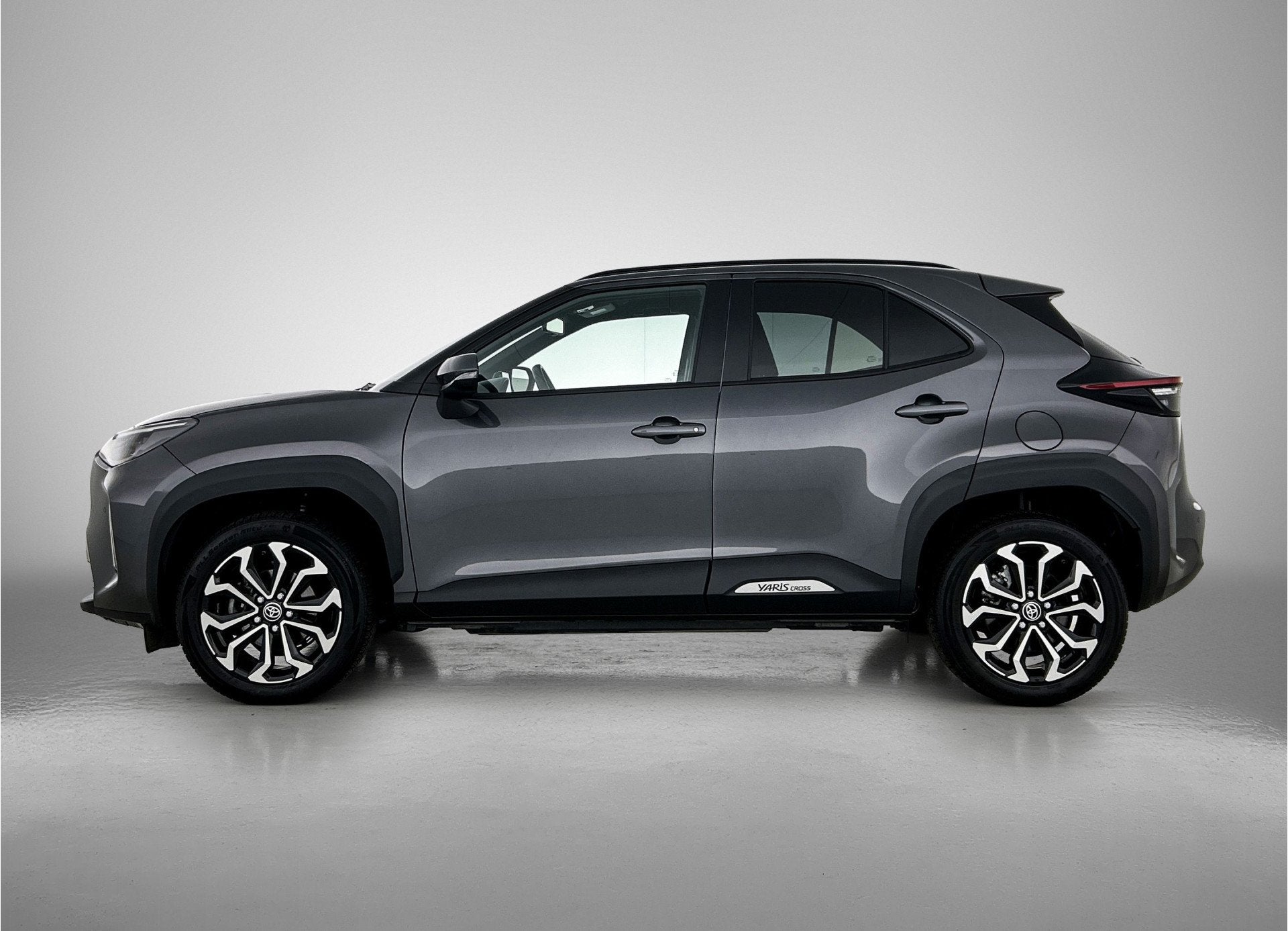 Toyota Yaris Cross 1.5 Hybrid Dynamic | Carplay | Achteruitr, 12 maanden, Stof, Gebruikt, 116 pk