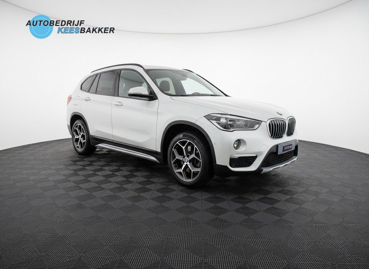 BMW X1 SDrive20i High Executive / Leder / HUD / Stoelverwarm, Auto's, 1998 cc, Euro 6, Wit, SUV of Terreinwagen