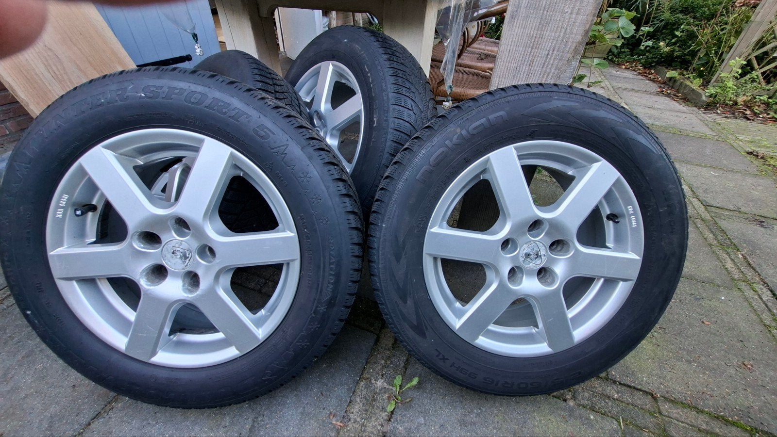 Winterbanden met velgen 215/60R16 - Dunlop & N, Auto-onderdelen, Ophalen, 16 inch, Banden en Velgen, Winterbanden