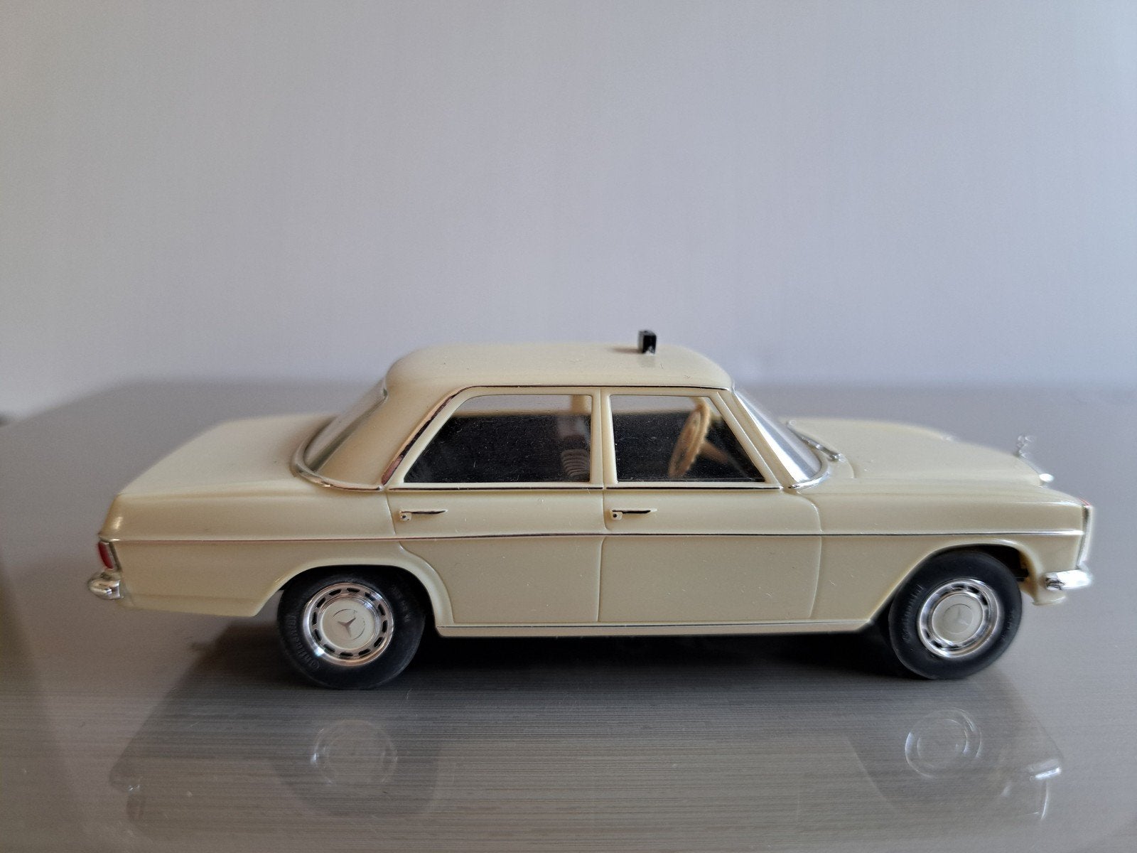 Mercedes Benz /8, Faller, Taxi, 1:43, ivoorwit, Ophalen of Verzenden, Zo goed als nieuw, Auto, Overige merken