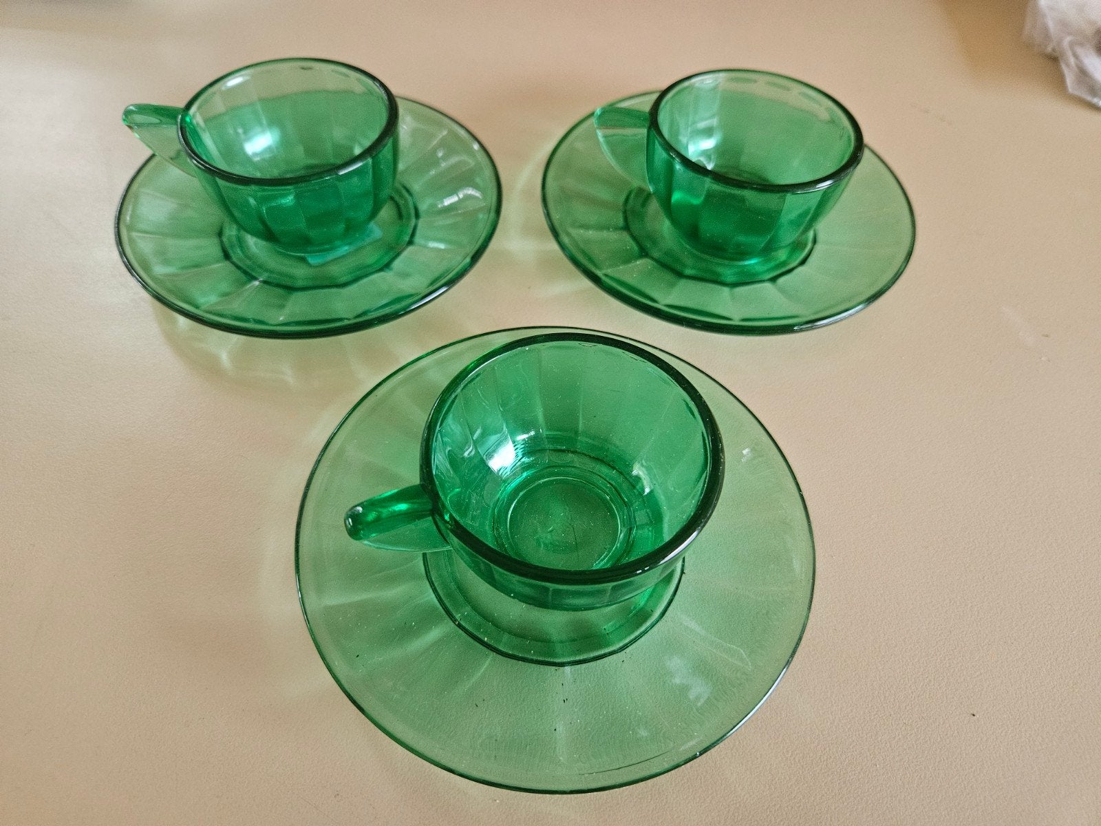 Uranium glas kop en schotel-groen-vintage, Antiek en Kunst, Ophalen of Verzenden