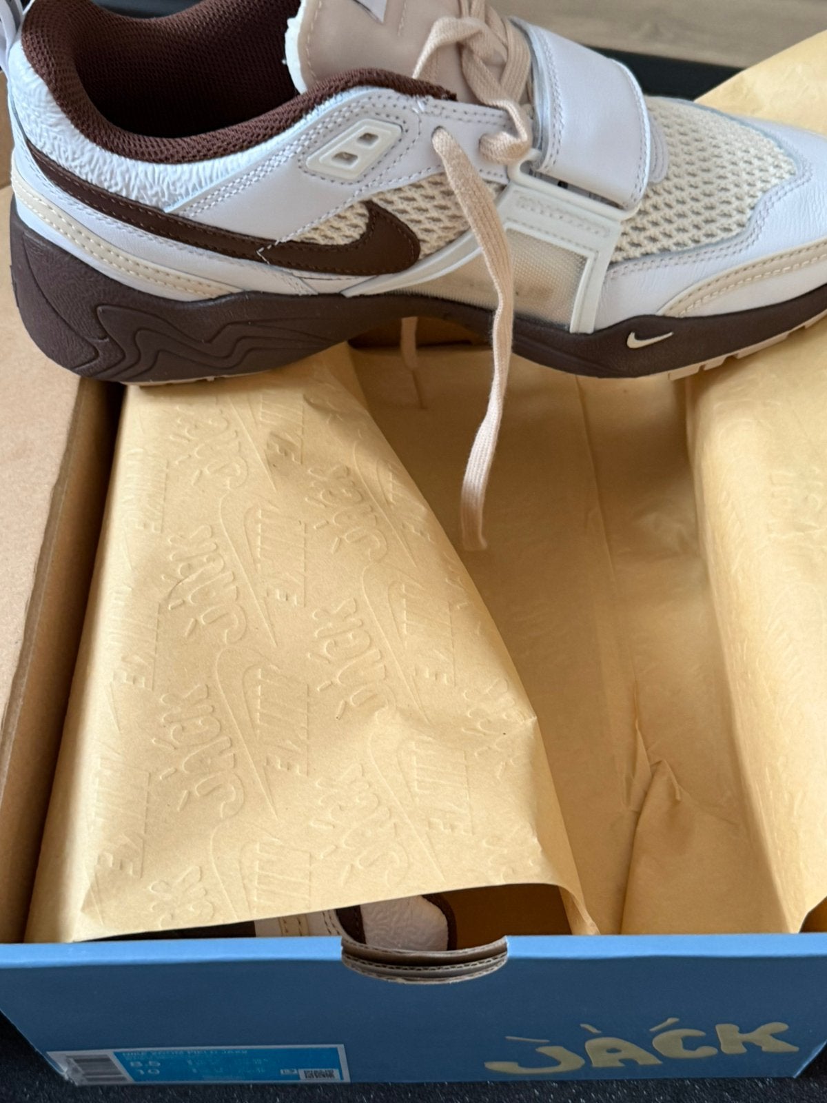Nike - x Travis Scott Zoom Field Jaxx maat 42, Overige kleuren, Nieuw, Ophalen of Verzenden, Sneakers of Gympen