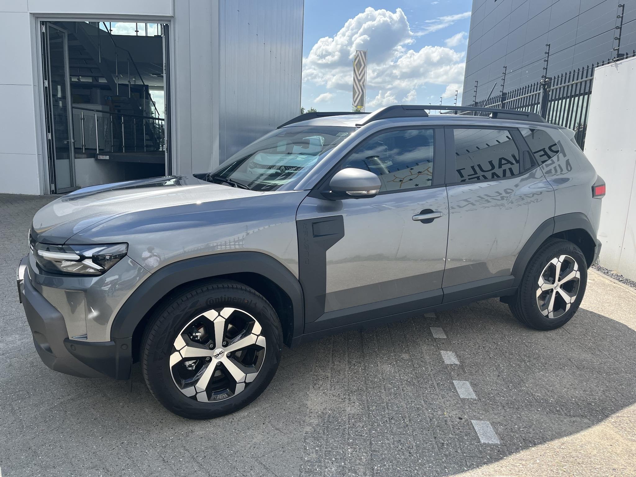 Dacia Duster 1.6 Hybrid 140 Journey AUTOMAAT | Demo zuidoost, Auto's, Dealer onderhouden, Stof, Gebruikt, 4 cilinders