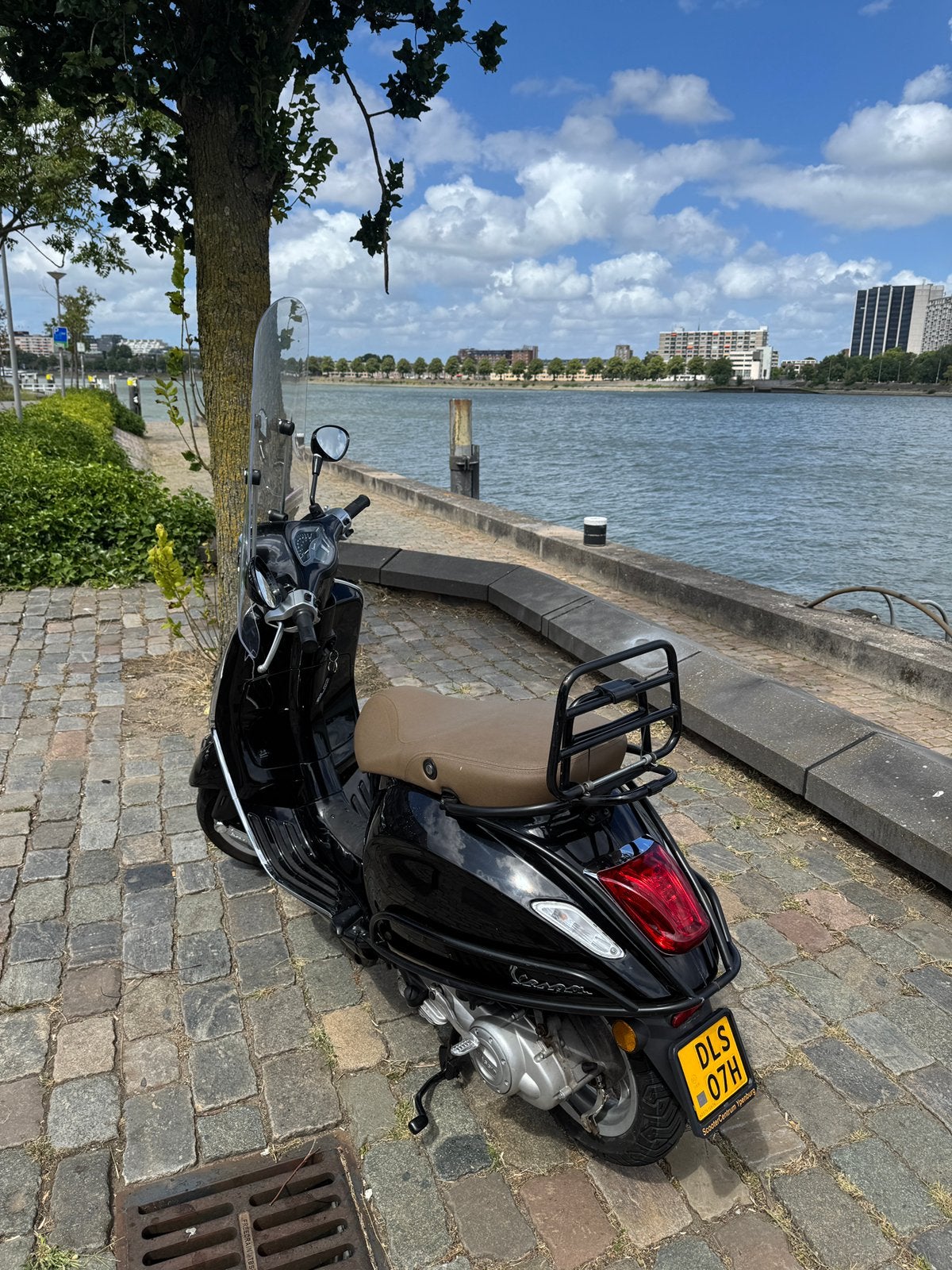 Vespa Primavera, Ophalen, Zo goed als nieuw, Benzine