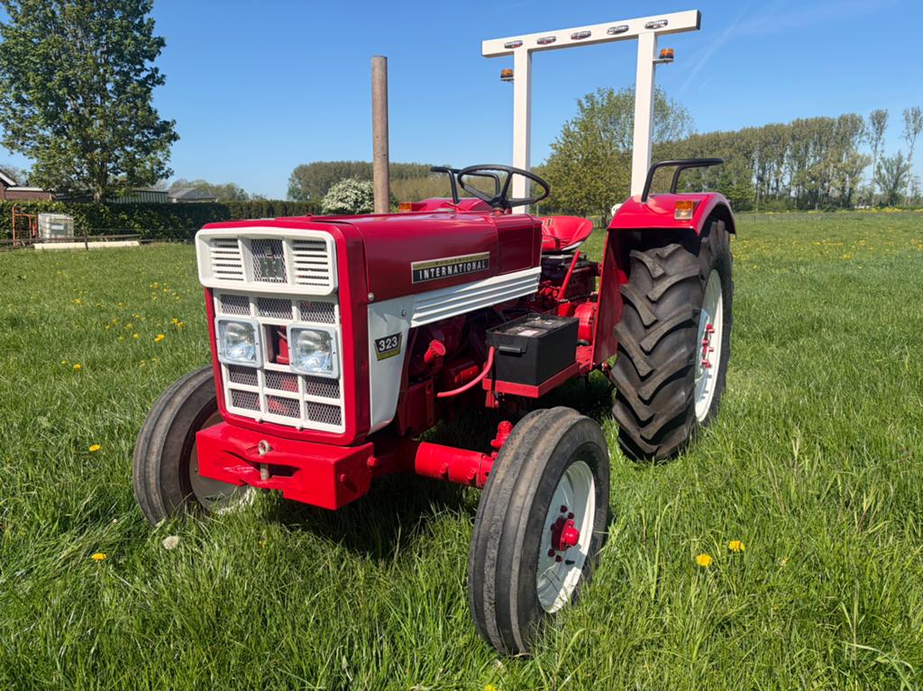 International 323 met kenteken, Ophalen, Gebruikt, Tot 80 Pk, Case IH