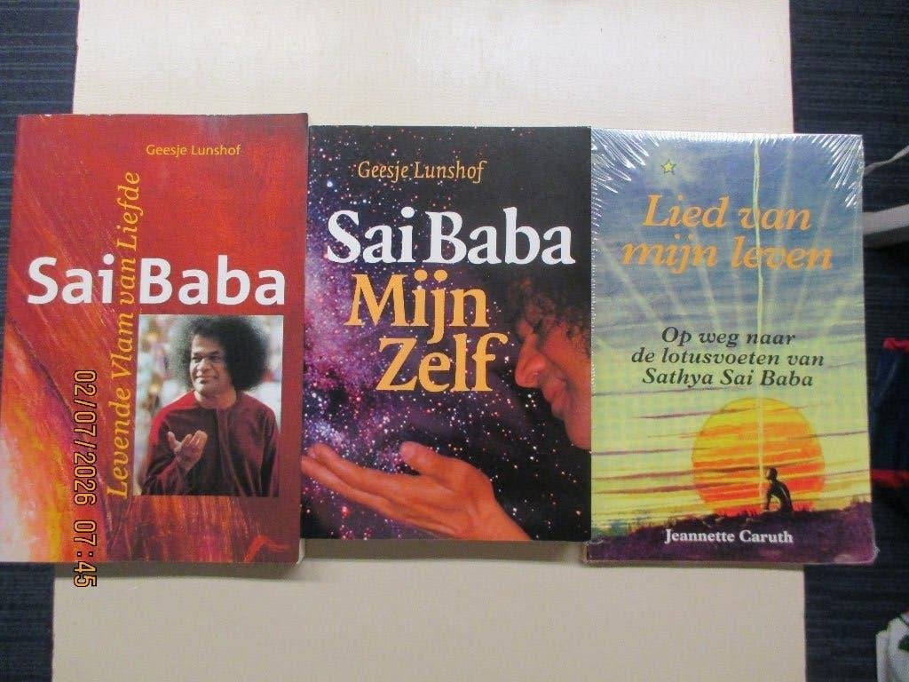 3 Boeken over Sai Baba, Boeken, Ophalen of Verzenden, Zo goed als nieuw, Overige onderwerpen, Achtergrond en Informatie