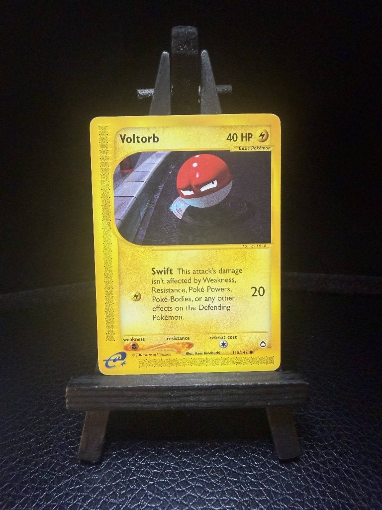 Pokemon Voltorb 115/147 Aquapolis EX, Ophalen of Verzenden, Zo goed als nieuw, Losse kaart
