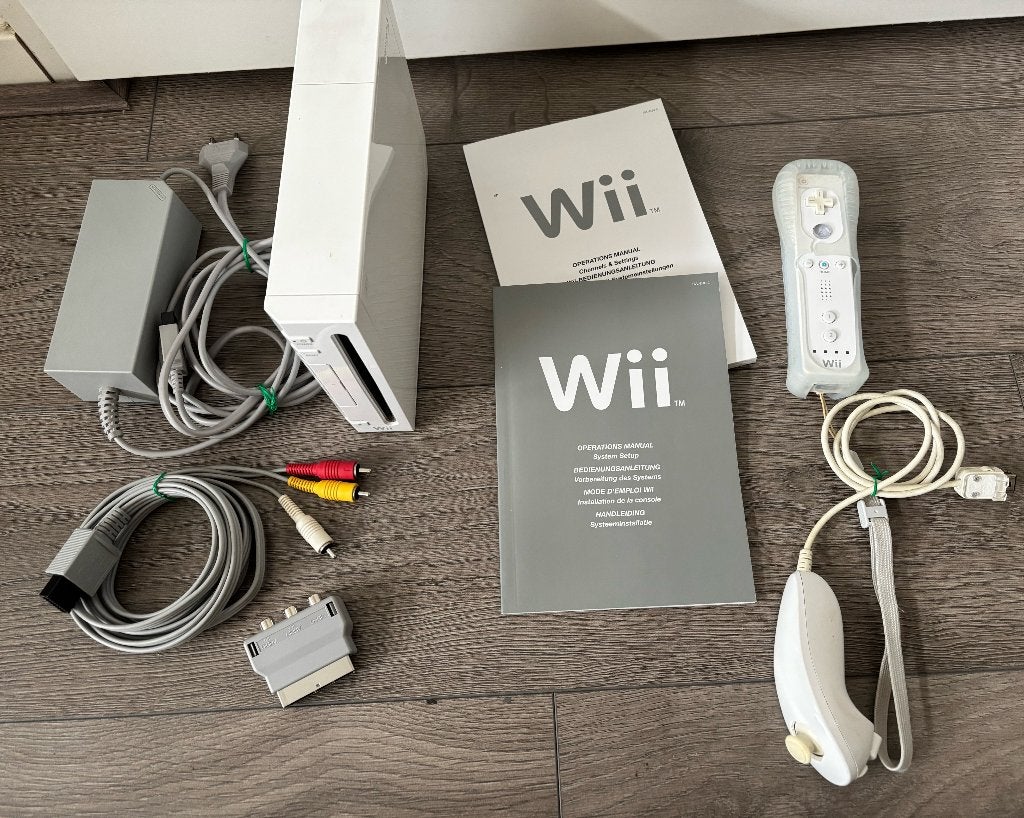 Nintendo WII wit met controler, Ophalen of Verzenden, Zo goed als nieuw, Met 1 controller
