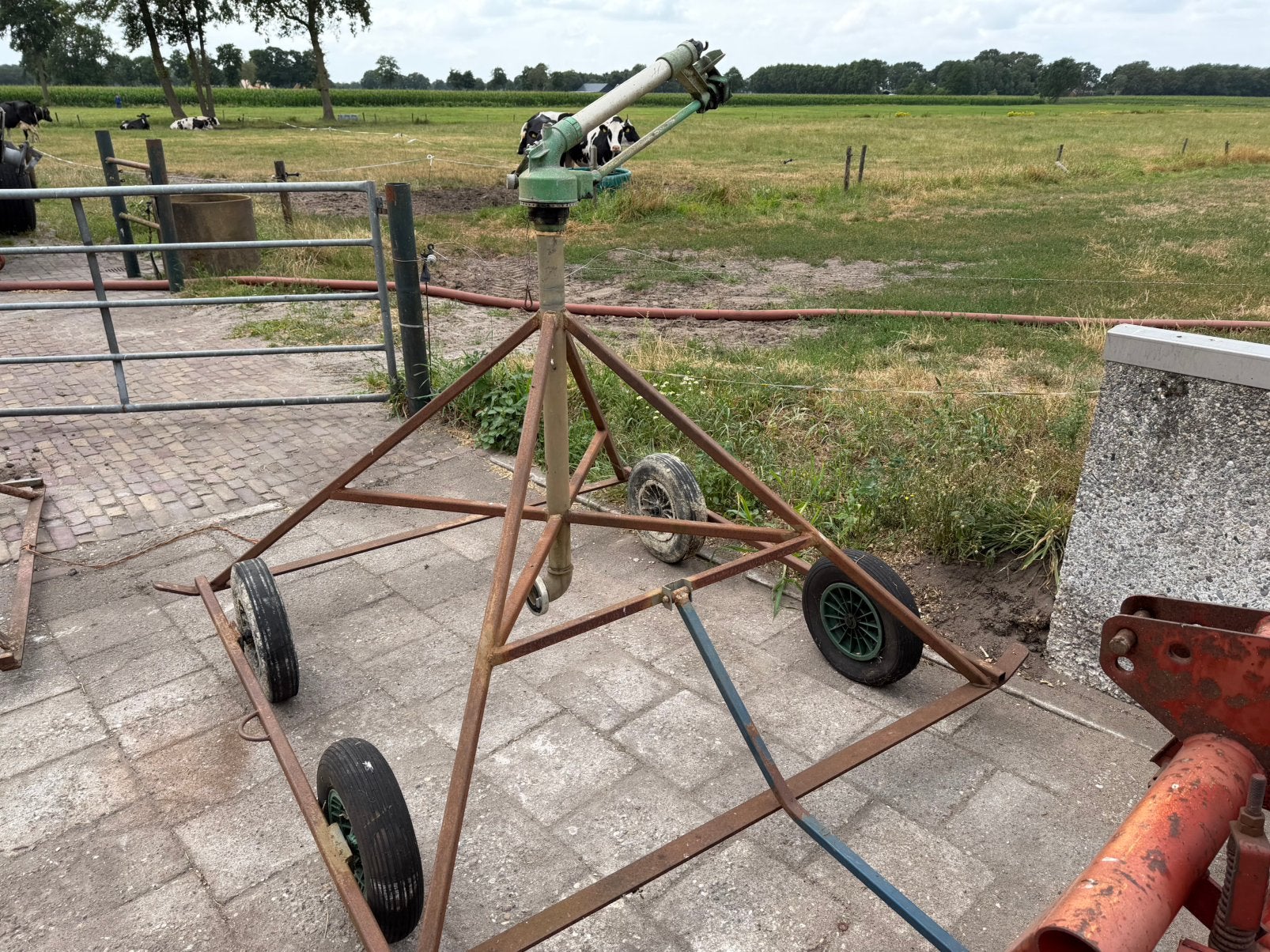 Set verrijdbare beregeningssproeiers / beregeningskarren, Ophalen, Akkerbouw, Beregening en Drainage